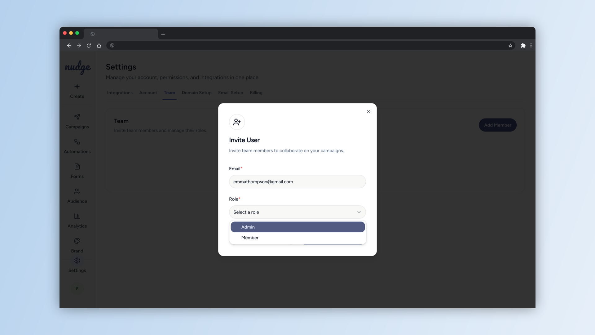  Understanding Roles